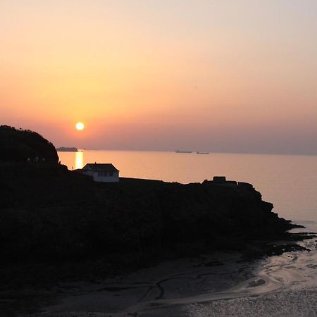 Pendyffryn Manor Bed & Breakfast Little Haven ภายนอก รูปภาพ