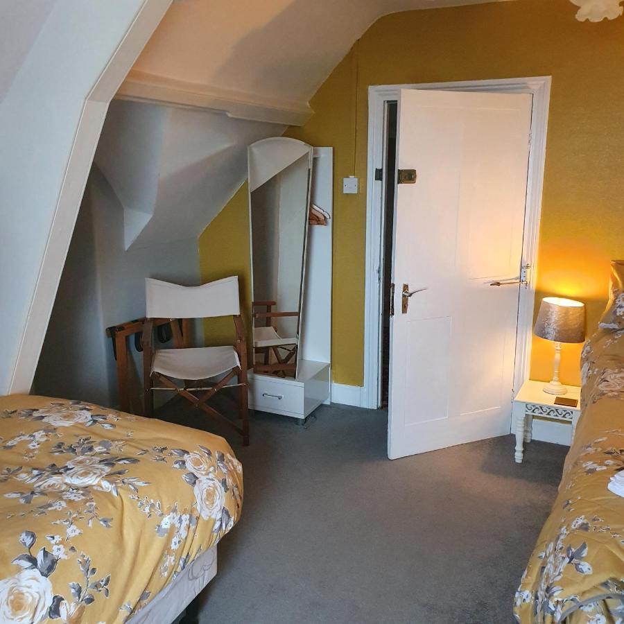 Pendyffryn Manor Bed & Breakfast Little Haven ภายนอก รูปภาพ