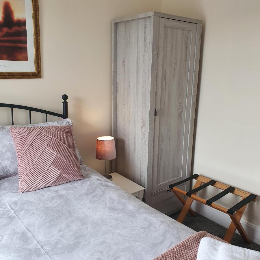 Pendyffryn Manor Bed & Breakfast Little Haven ภายนอก รูปภาพ