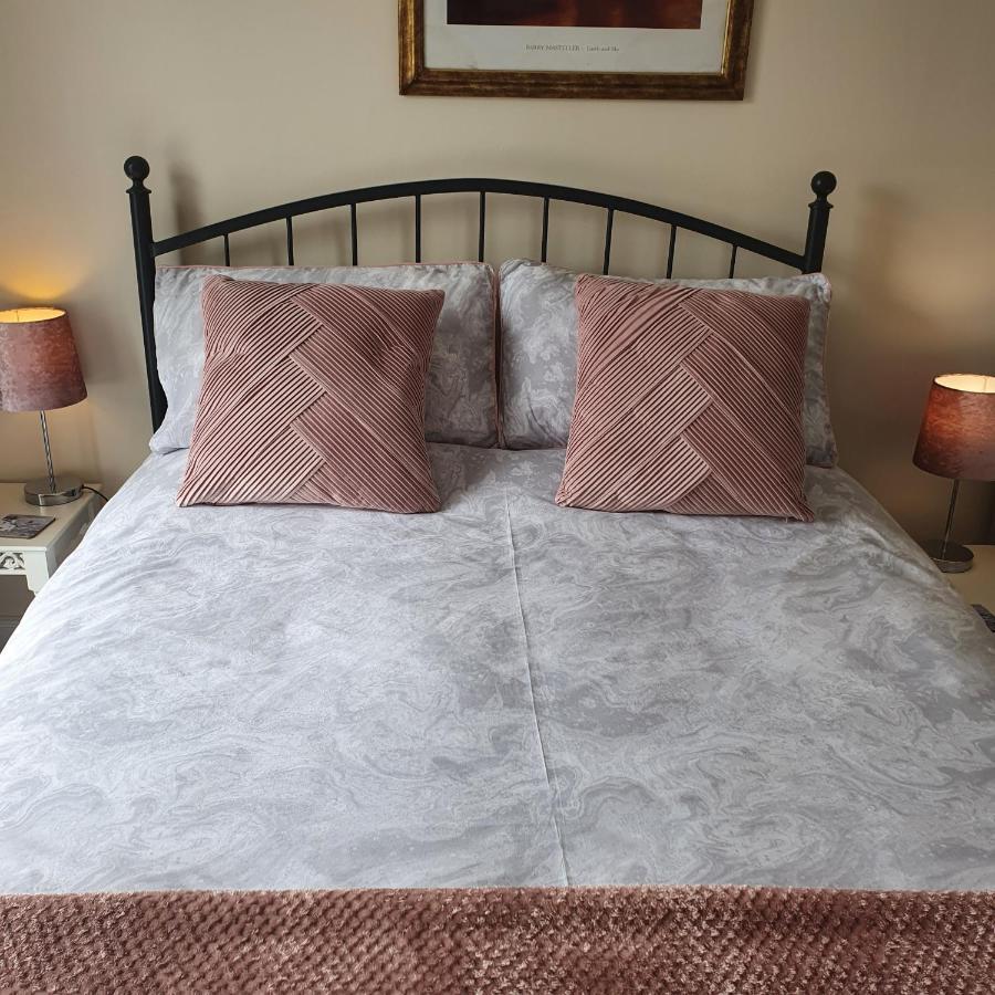 Pendyffryn Manor Bed & Breakfast Little Haven ภายนอก รูปภาพ