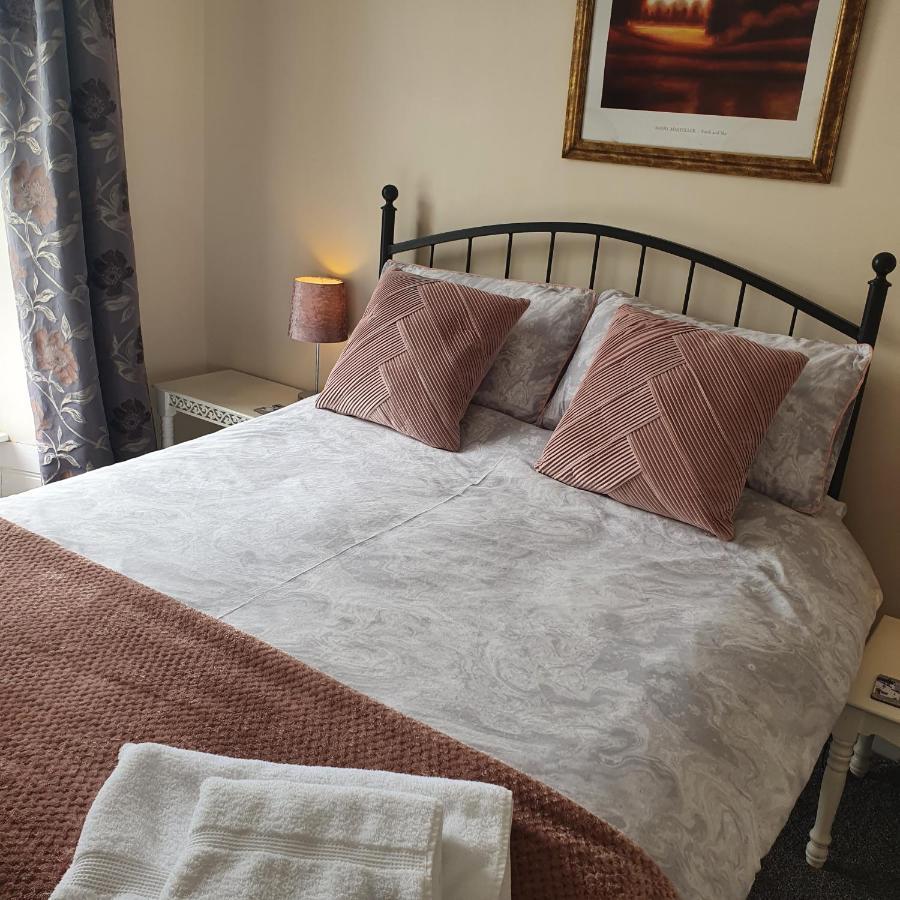 Pendyffryn Manor Bed & Breakfast Little Haven ภายนอก รูปภาพ