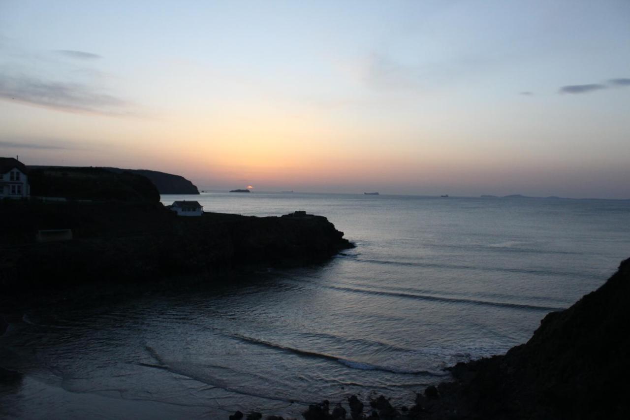 Pendyffryn Manor Bed & Breakfast Little Haven ภายนอก รูปภาพ