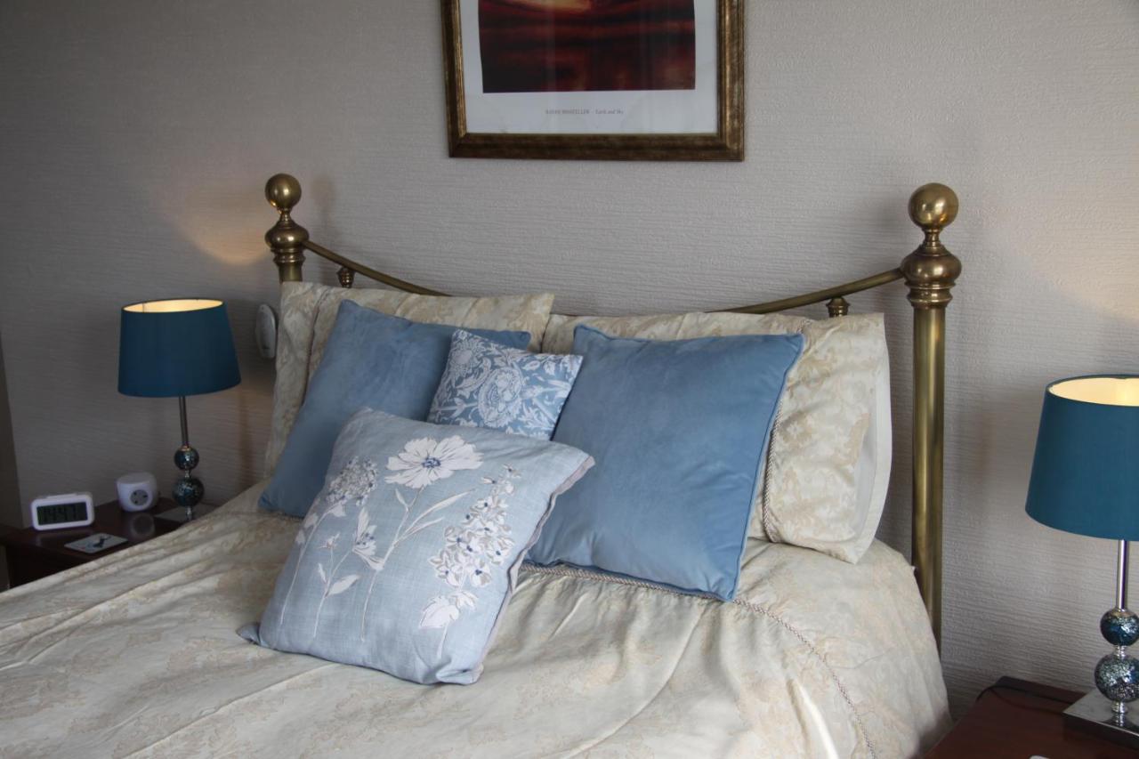 Pendyffryn Manor Bed & Breakfast Little Haven ภายนอก รูปภาพ
