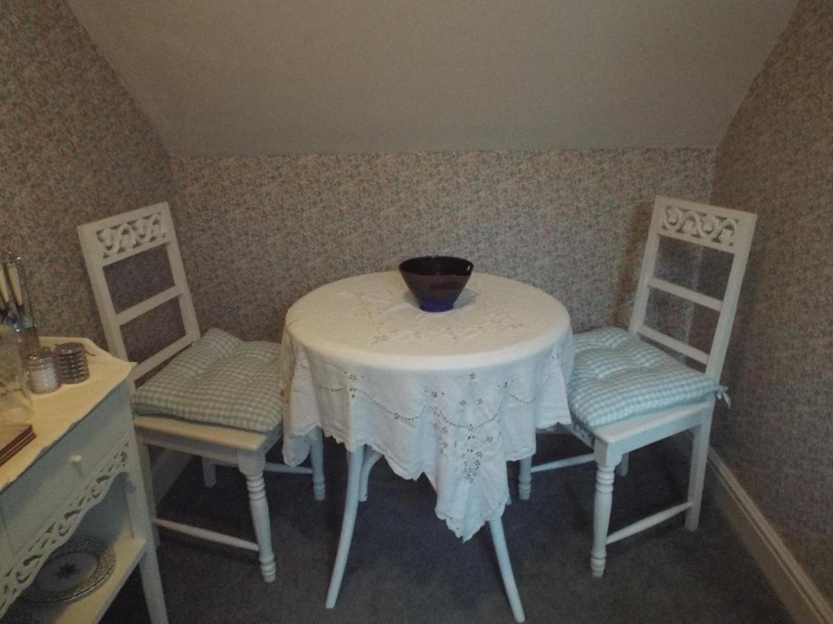 Pendyffryn Manor Bed & Breakfast Little Haven ภายนอก รูปภาพ