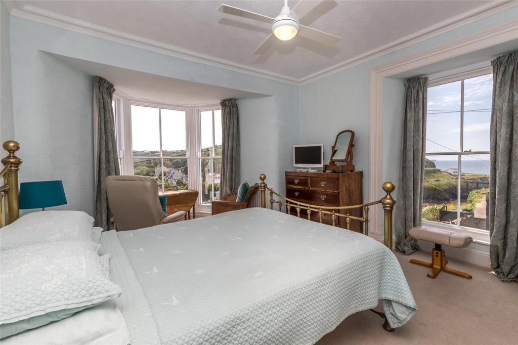 Pendyffryn Manor Bed & Breakfast Little Haven ภายนอก รูปภาพ