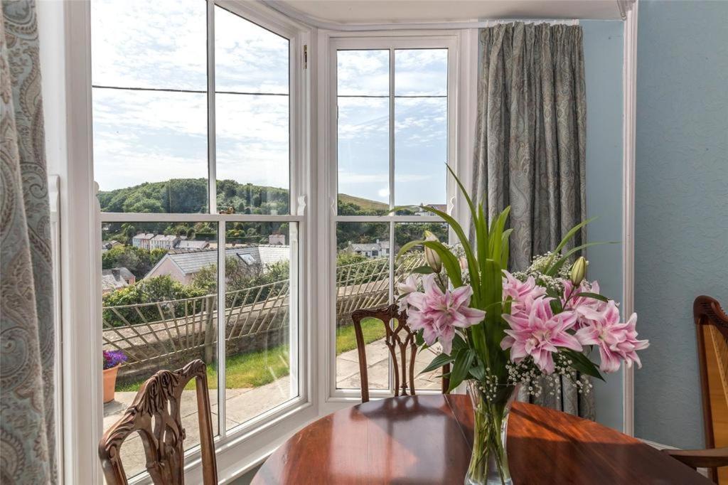 Pendyffryn Manor Bed & Breakfast Little Haven ภายนอก รูปภาพ